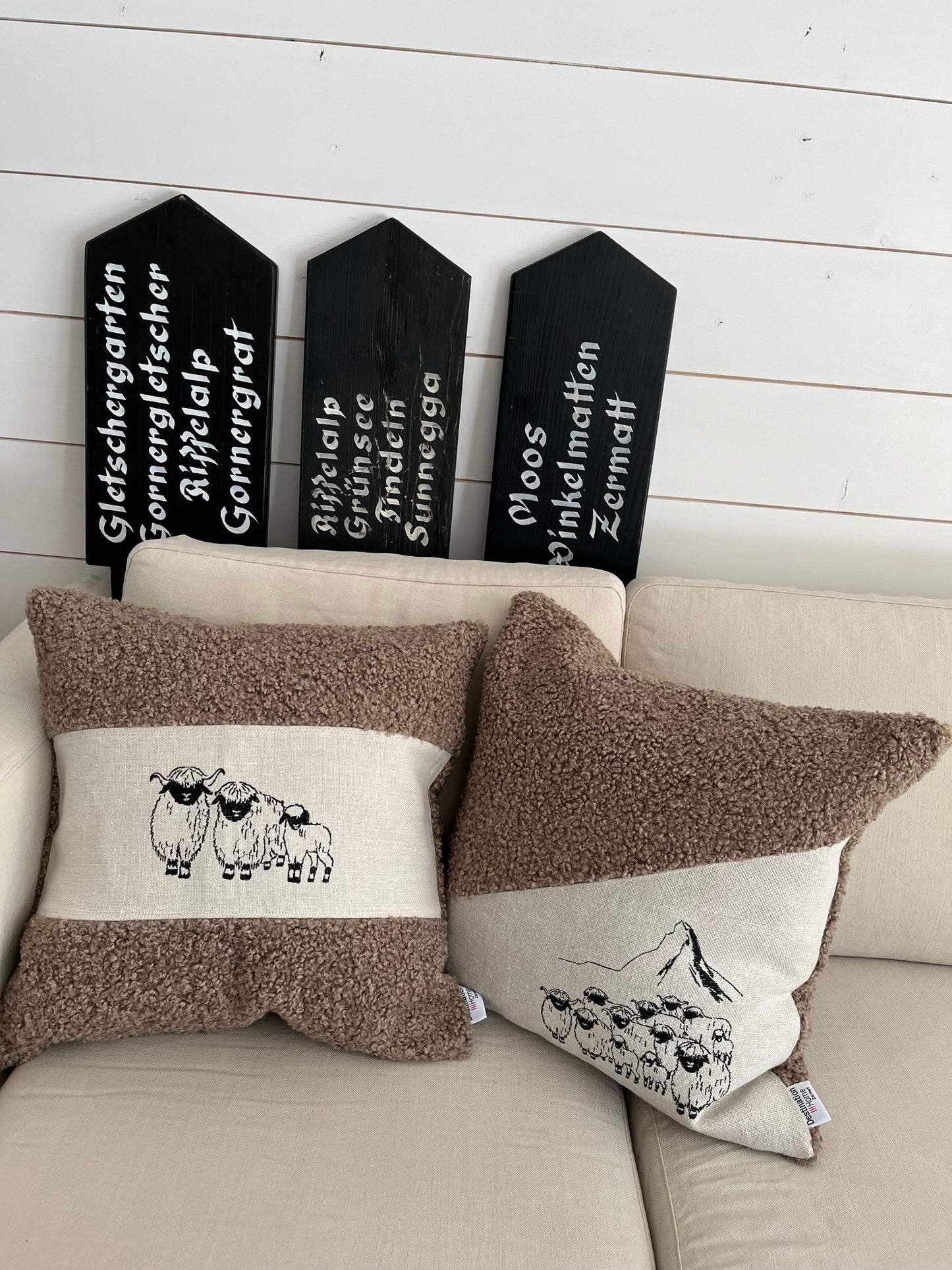Blacknose sheep cushion cover, three sheep, curly beige