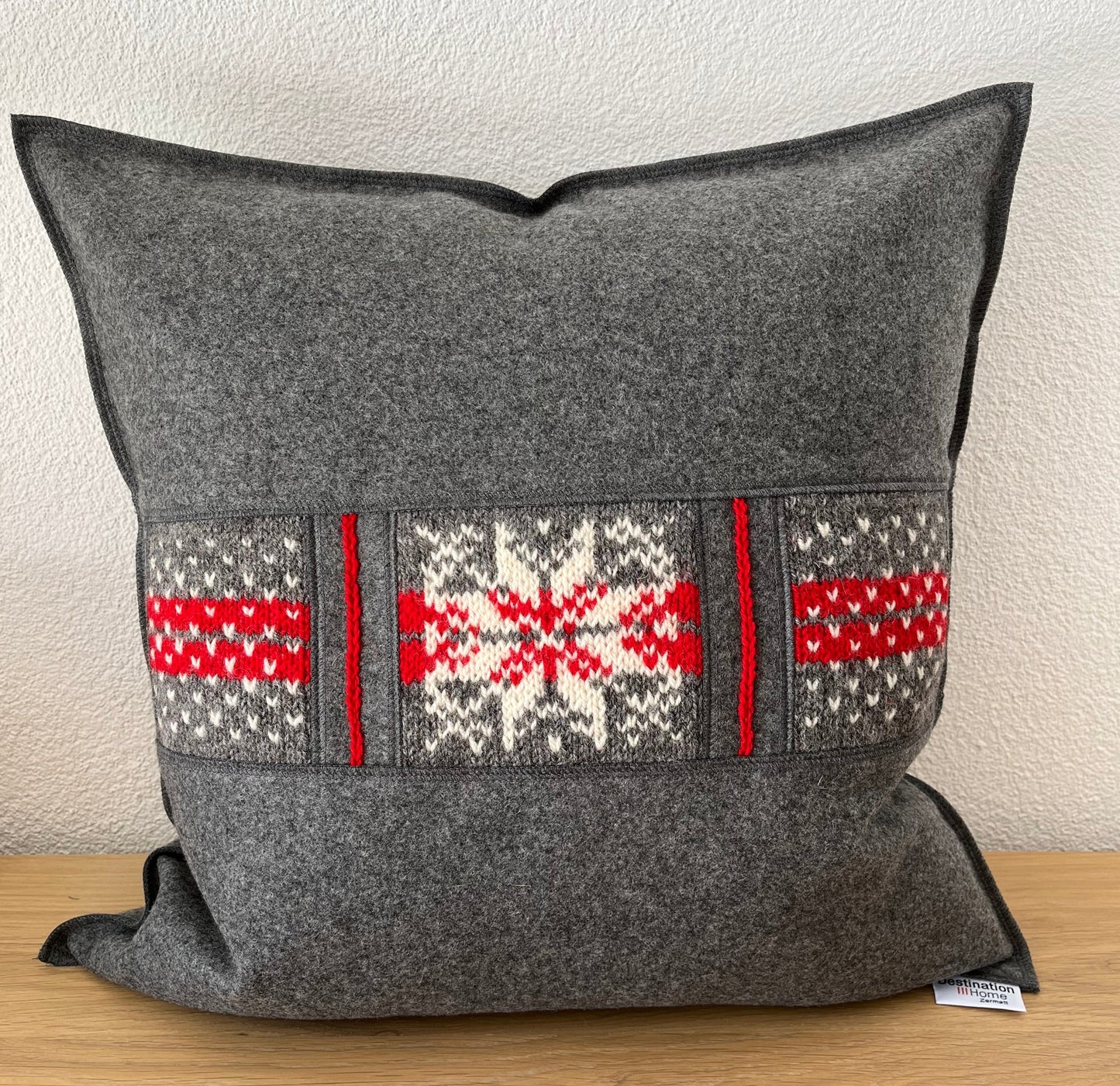 Cushion cover with handknitted details, red
