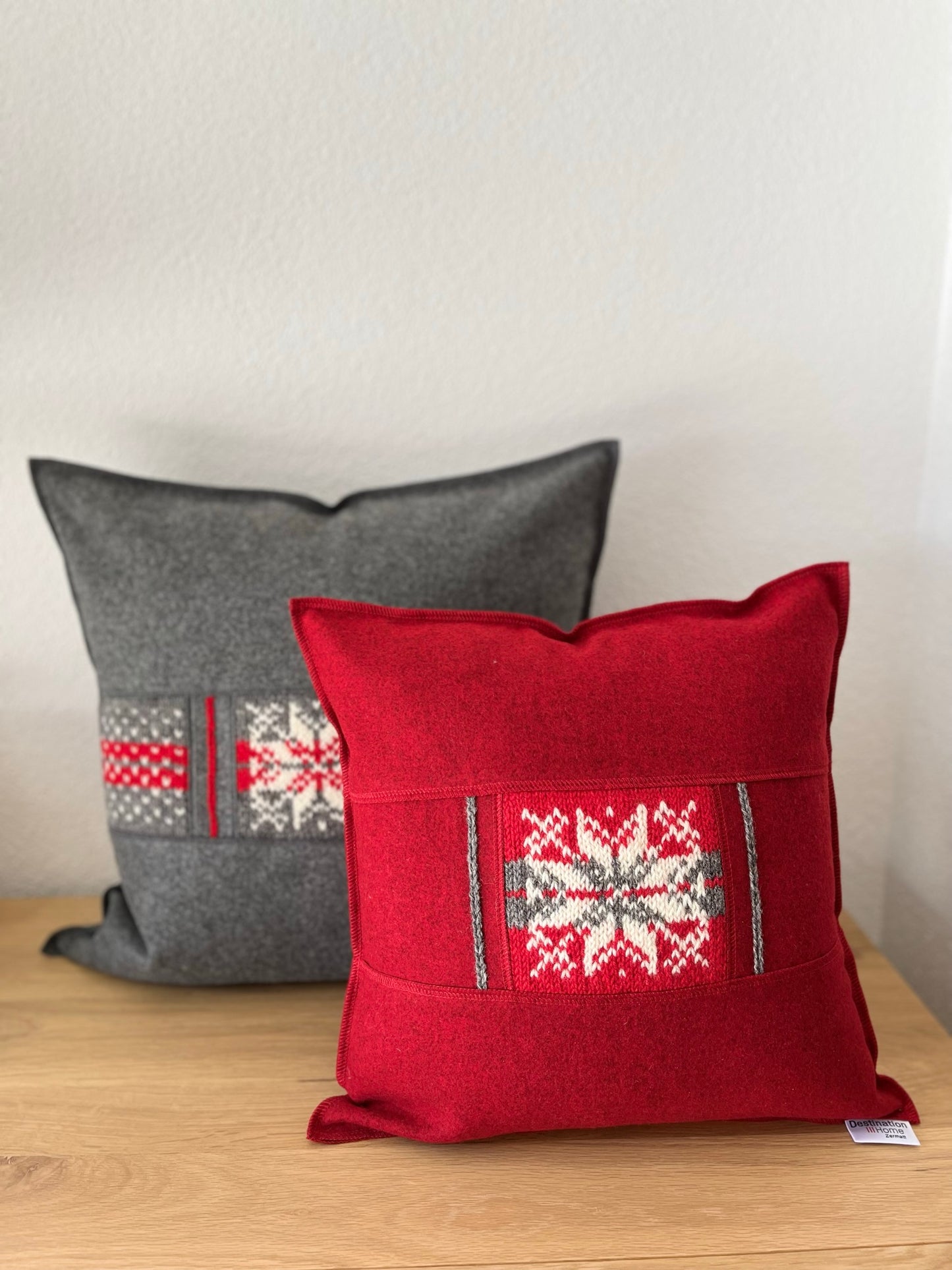 Cushion cover with handknitted details, red