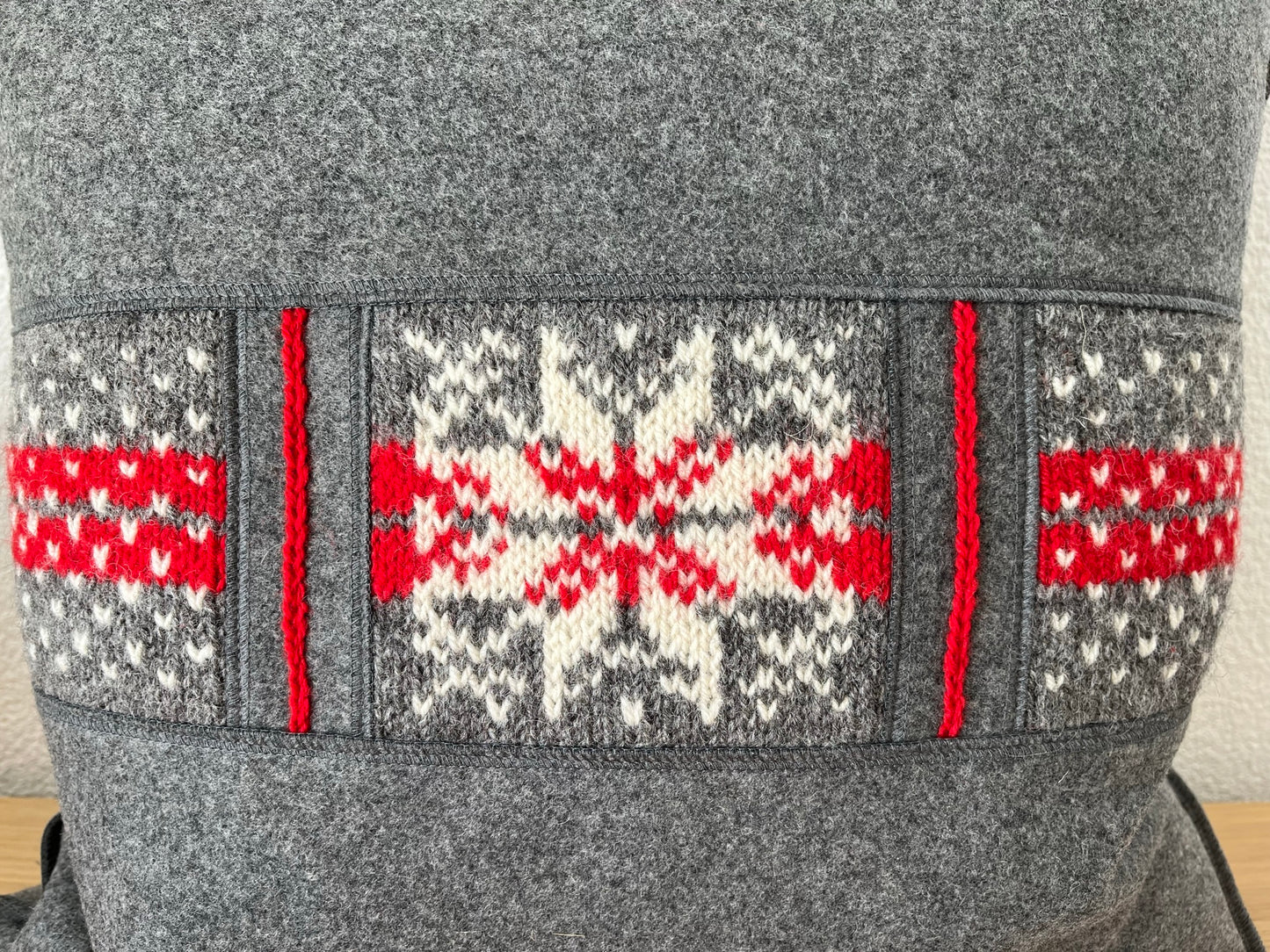 Cushion cover with handknitted details, grey
