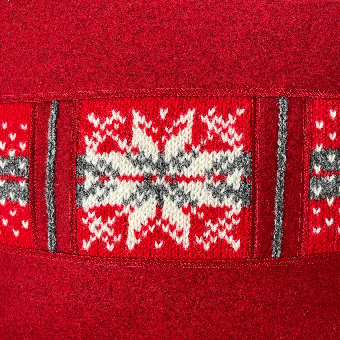 Cushion cover with handknitted details, red