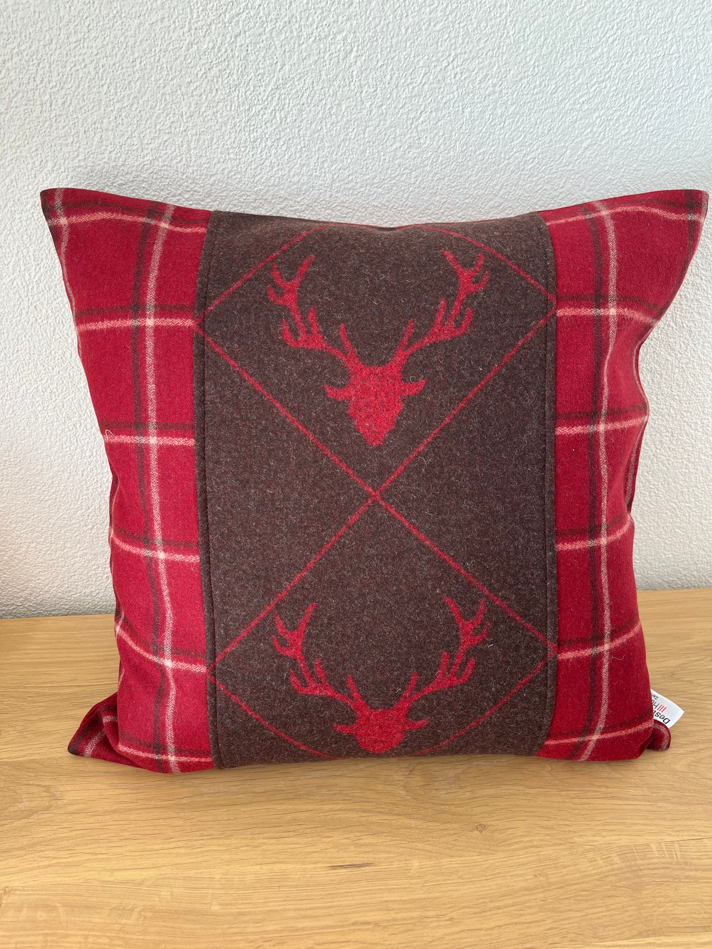 Deer design cushion cover, deer centered, grey/beige