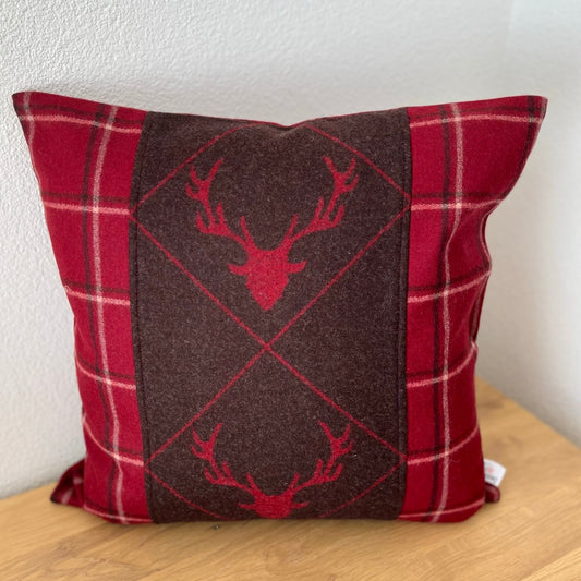 Deer design cushion cover, deer centered, red/brown