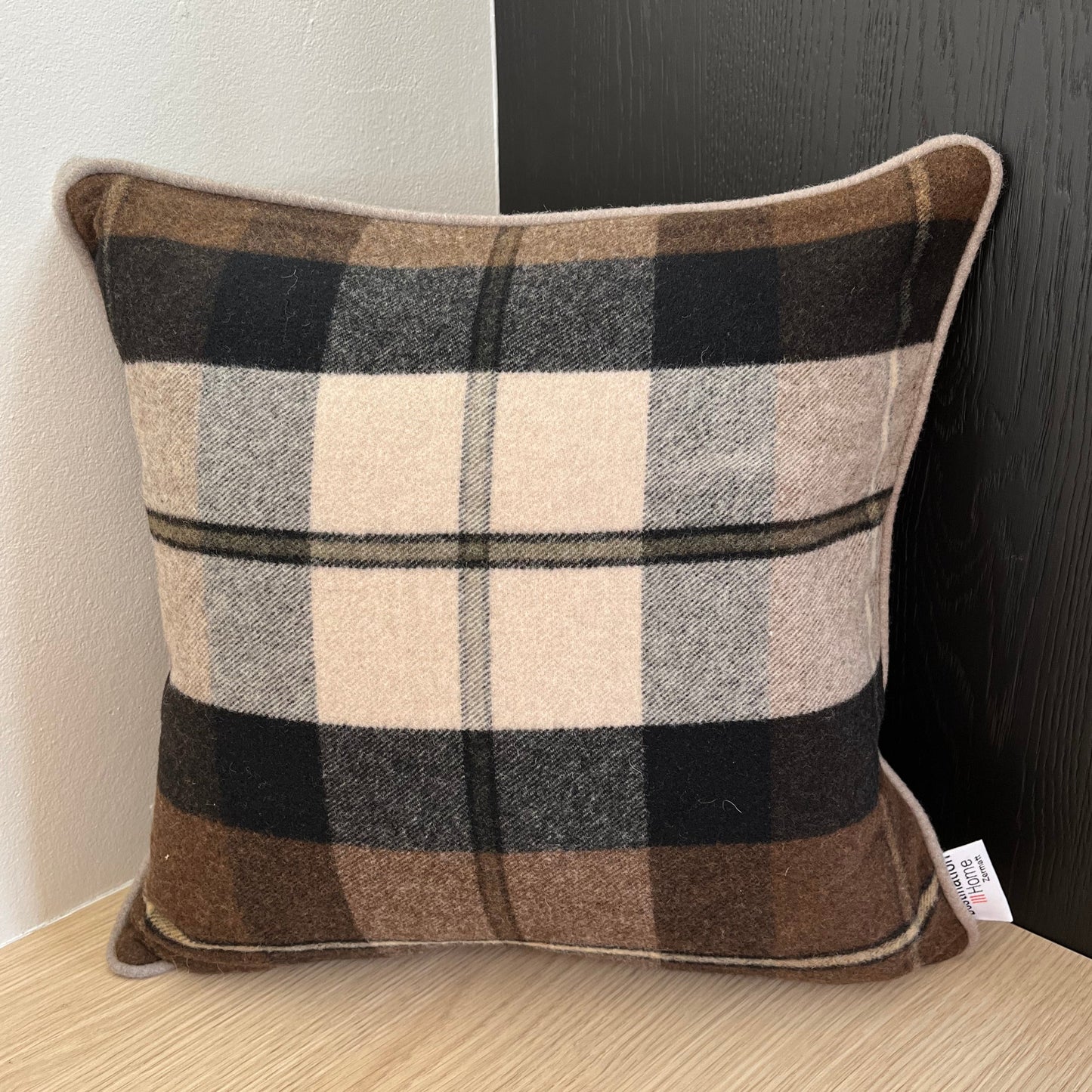 Cushion cover in soft wool fabric